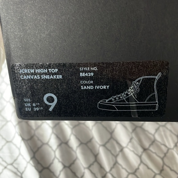 👟👟 J CREW HIGH-TOP CANVAS SNEAKERS Item BE439 - Picture 3 of 3